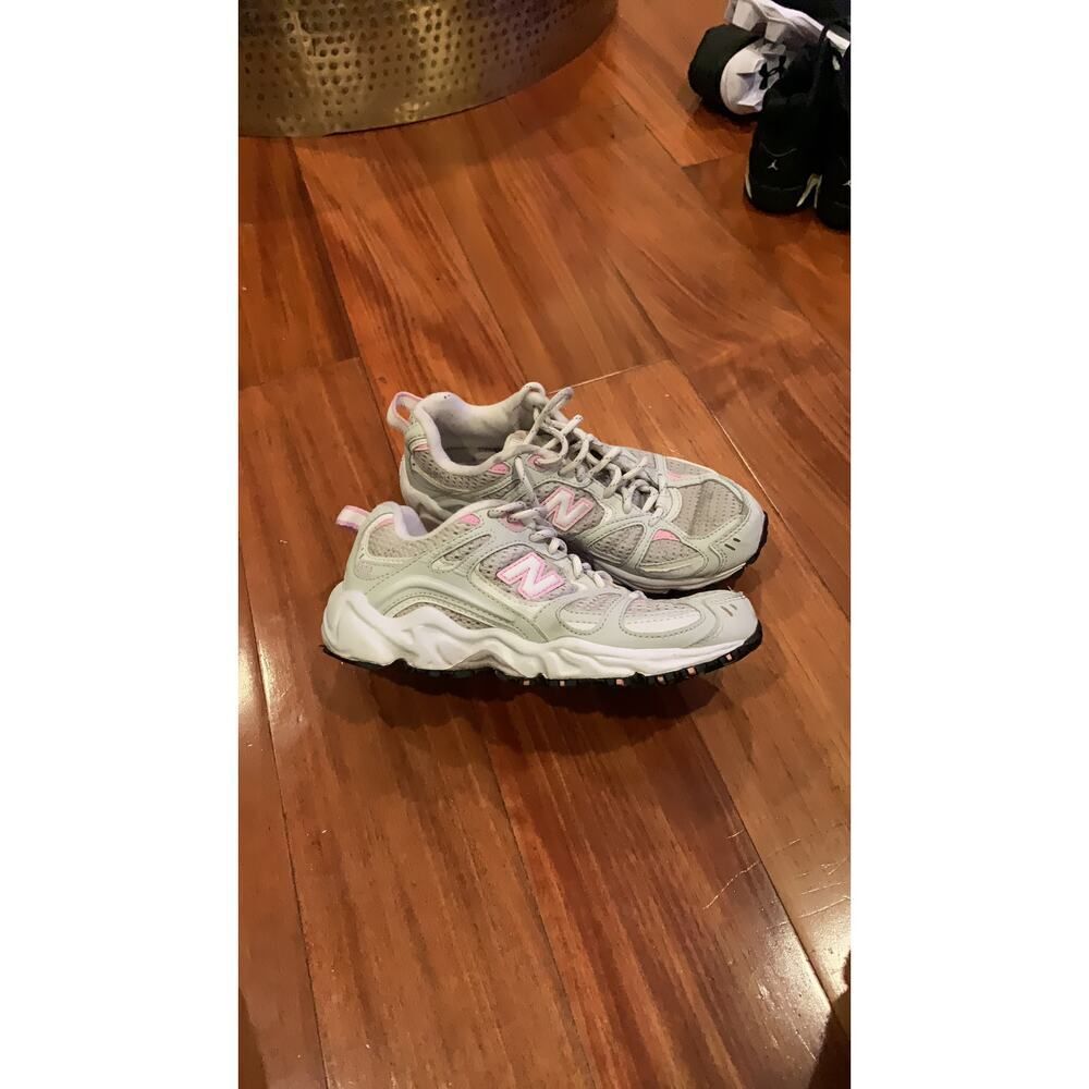 New Balance Women’s Sneakers 5.5 Gray Pink Mesh Synthetic Sporty